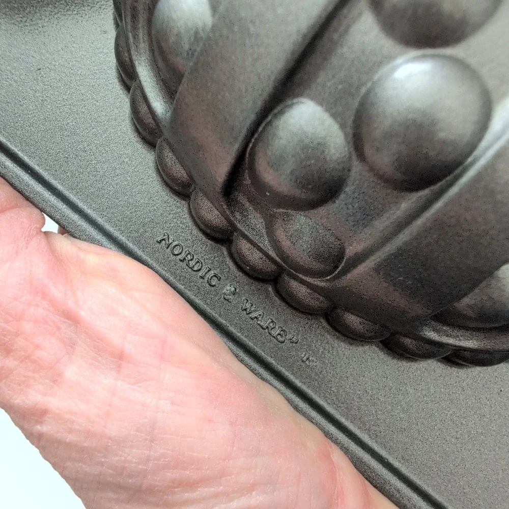 Nordic Ware Egg Muffin Pan Easter Baking Cast Aluminum‎ 9 Casts Spring Brunch
